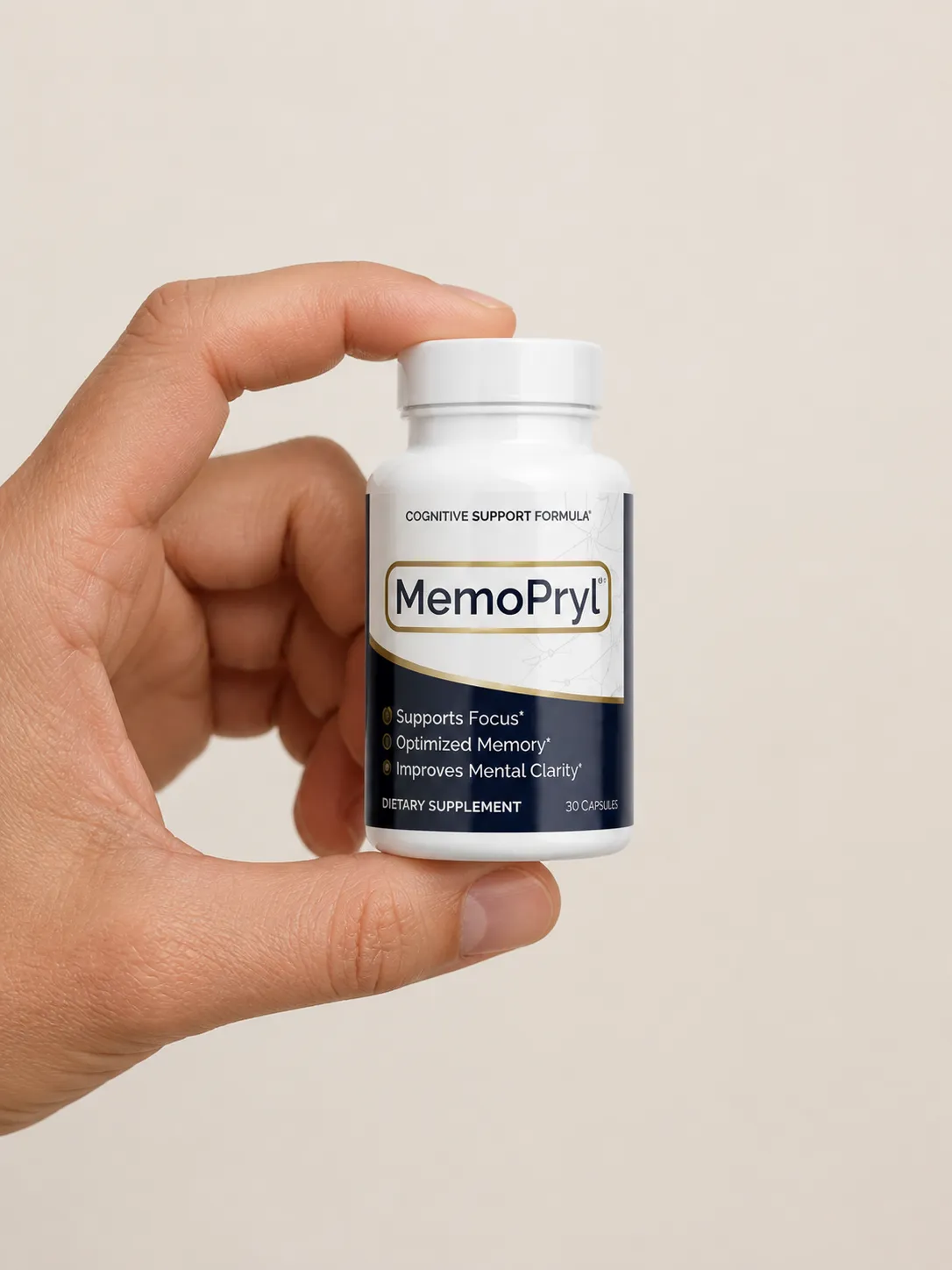 MemoPryl — the package held in a hand