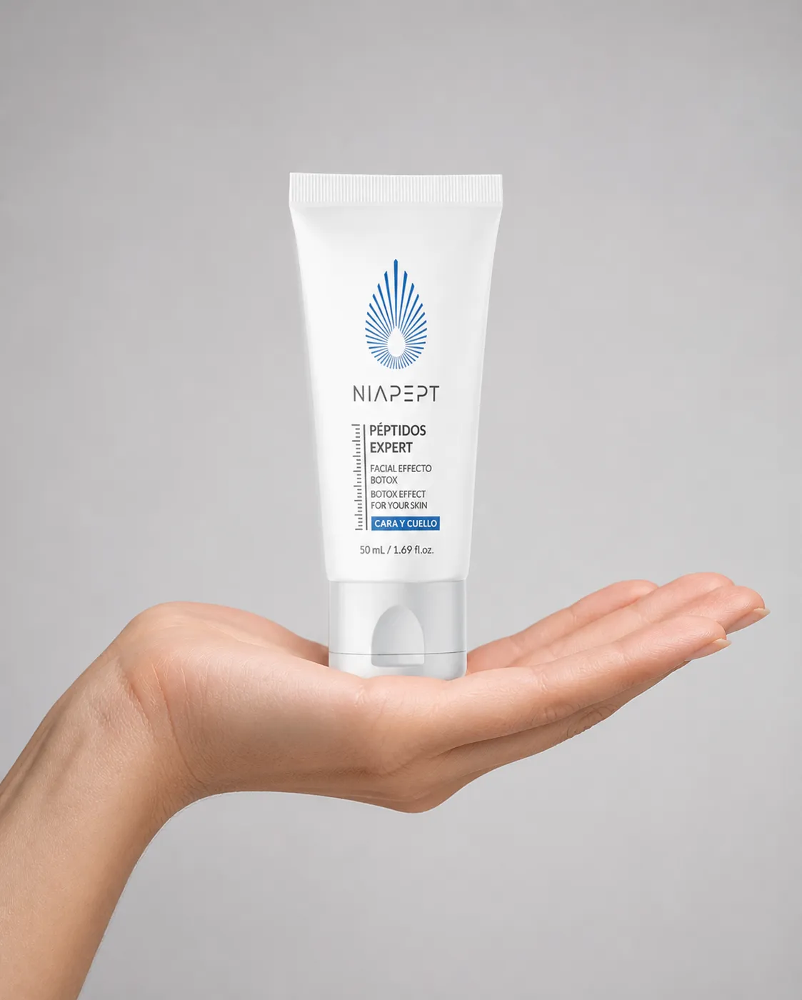 Niapept — the package held in a hand